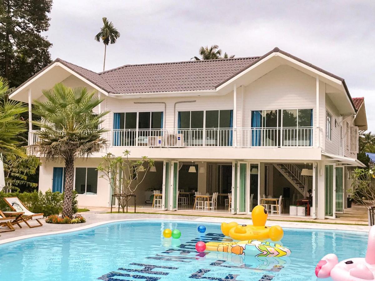 Thirty Tree Garden House Hostel Chumphon Exterior photo