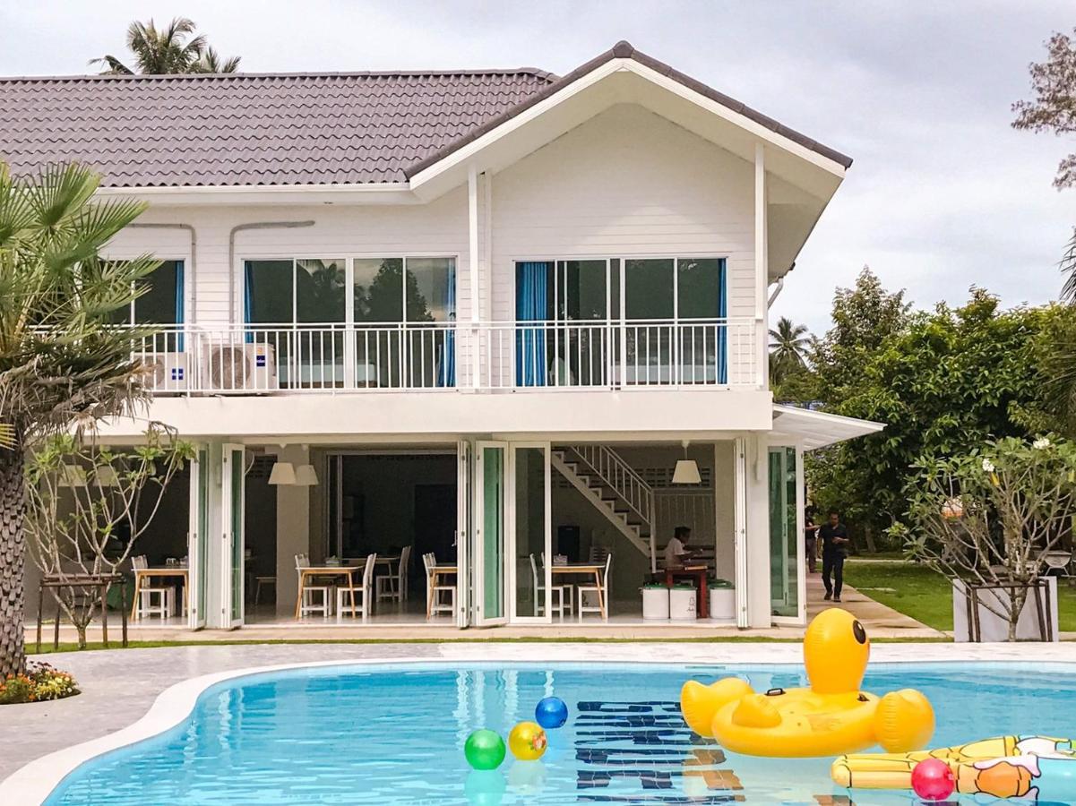 Thirty Tree Garden House Hostel Chumphon Exterior photo