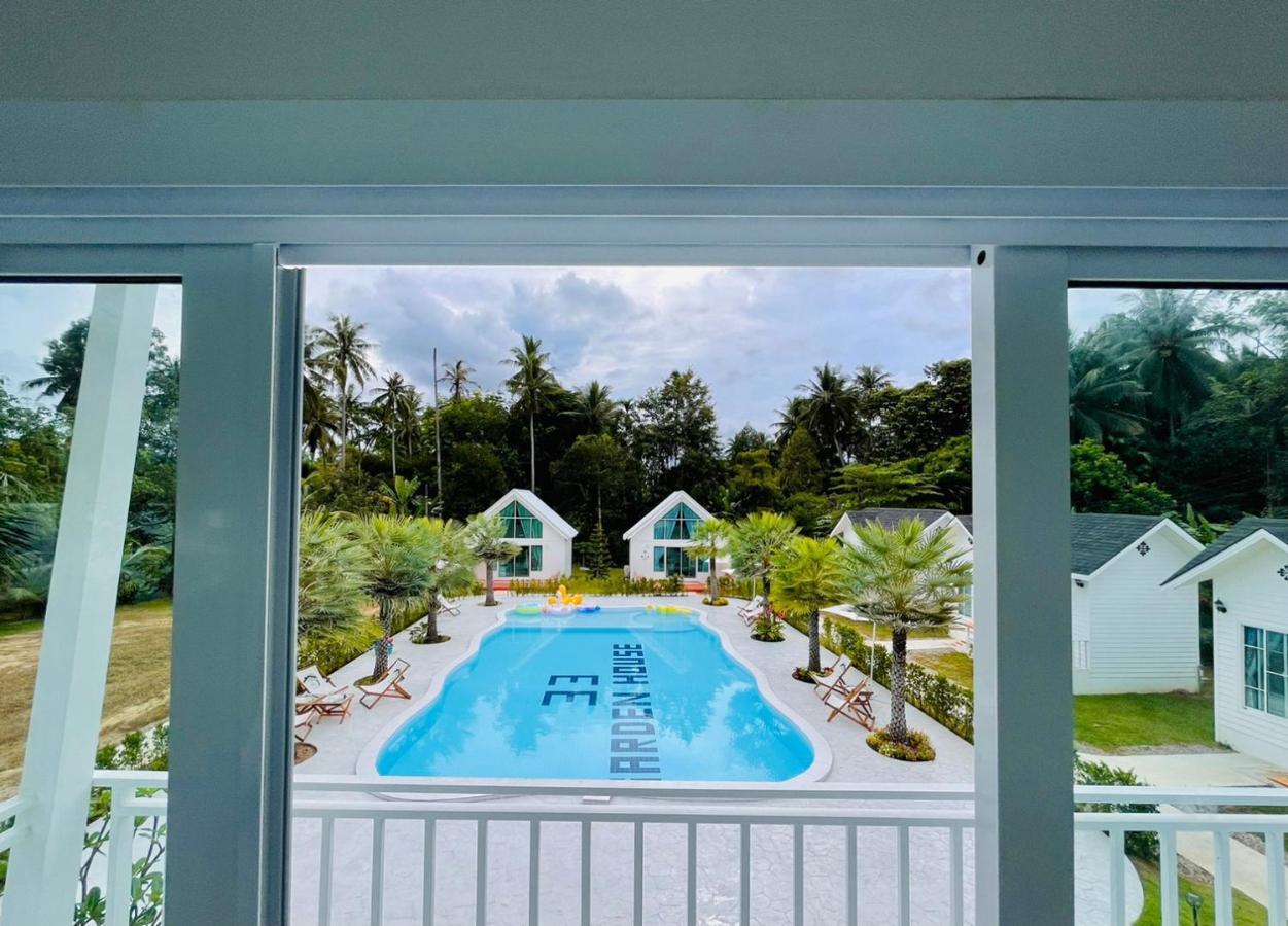 Thirty Tree Garden House Hostel Chumphon Exterior photo