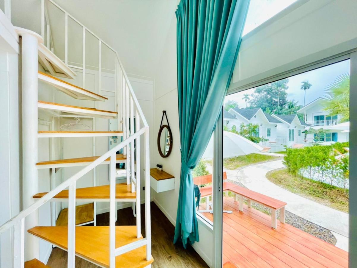 Thirty Tree Garden House Hostel Chumphon Exterior photo