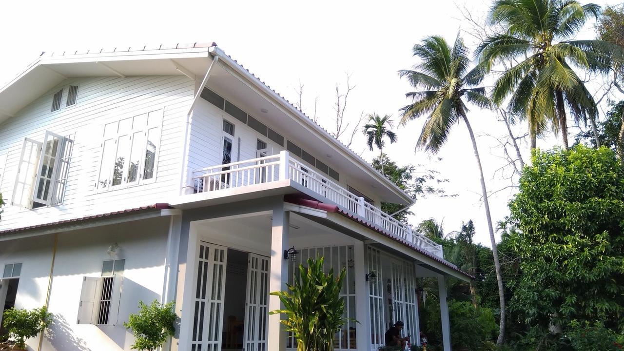 Thirty Tree Garden House Hostel Chumphon Exterior photo
